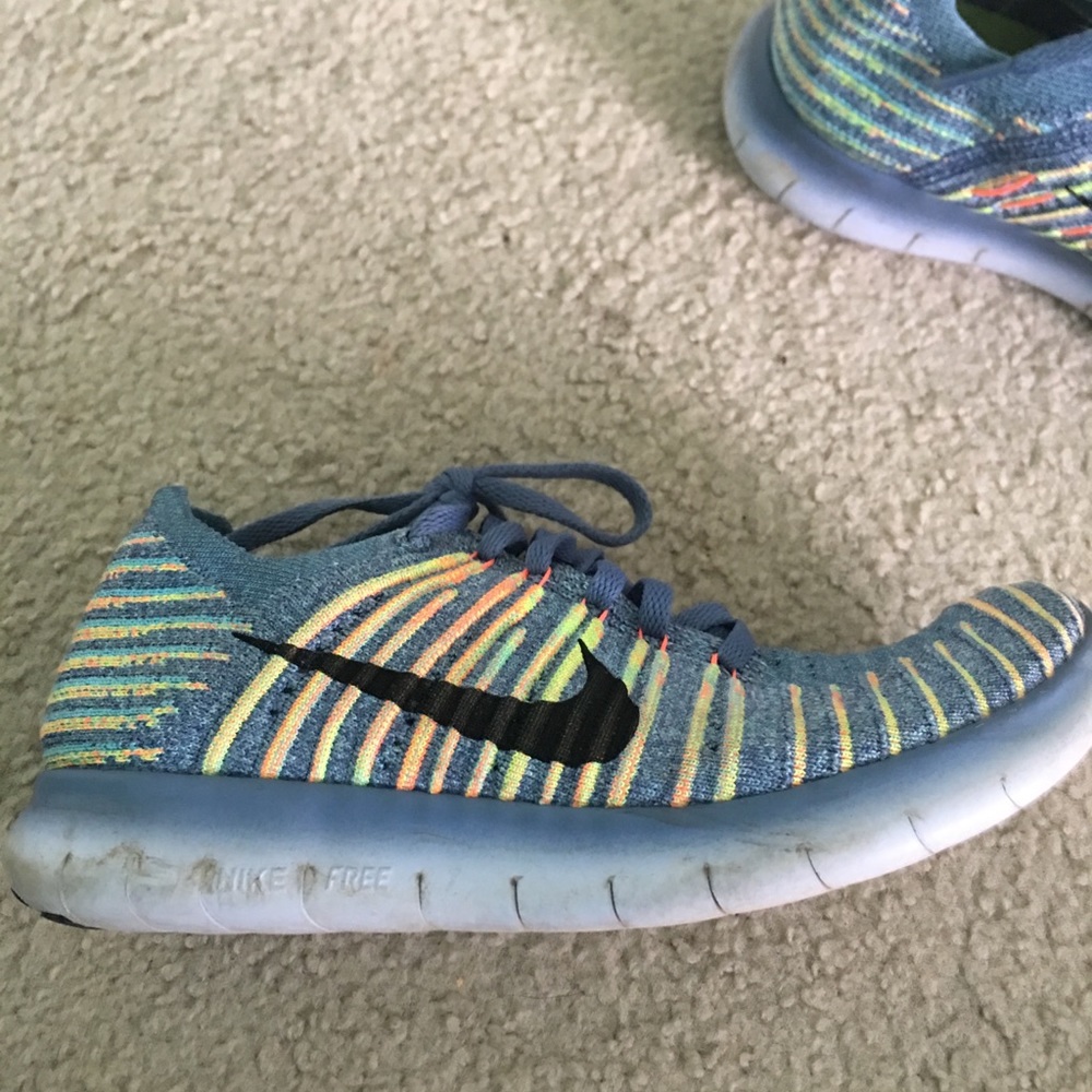 shoes - Picture 3 of 5